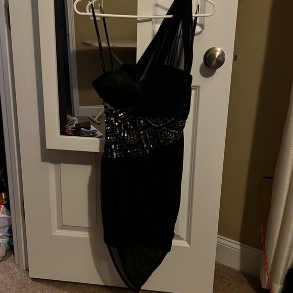 Dress - Picture 4 of 4
